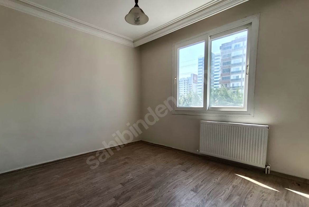 Mersin Mezitli Akdeniz Mahallesi 3+1 150 m² Doğalgaz Kombili Satılık Daire