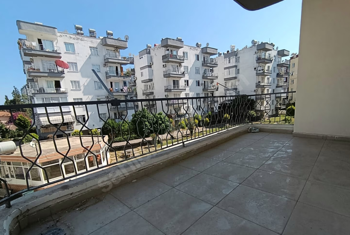 Mersin Mezitli Akdeniz Mahallesi 3+1 150 m² Doğalgaz Kombili Satılık Daire