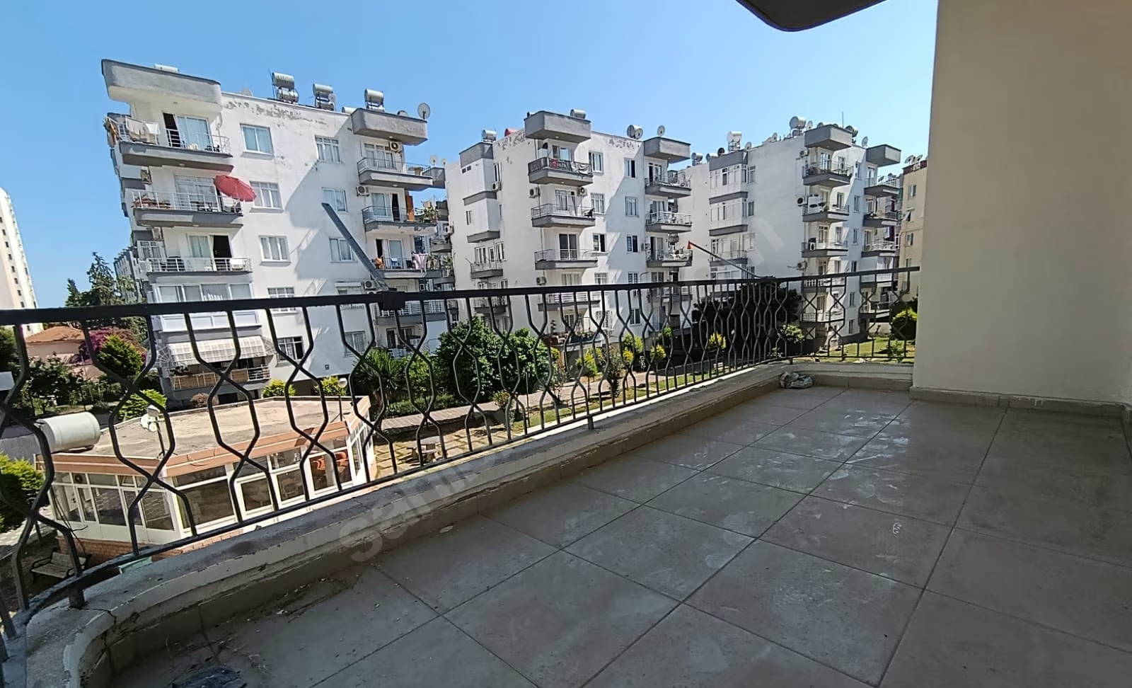 Mersin Mezitli Akdeniz Mahallesi 3+1 150 m² Doğalgaz Kombili Satılık Daire