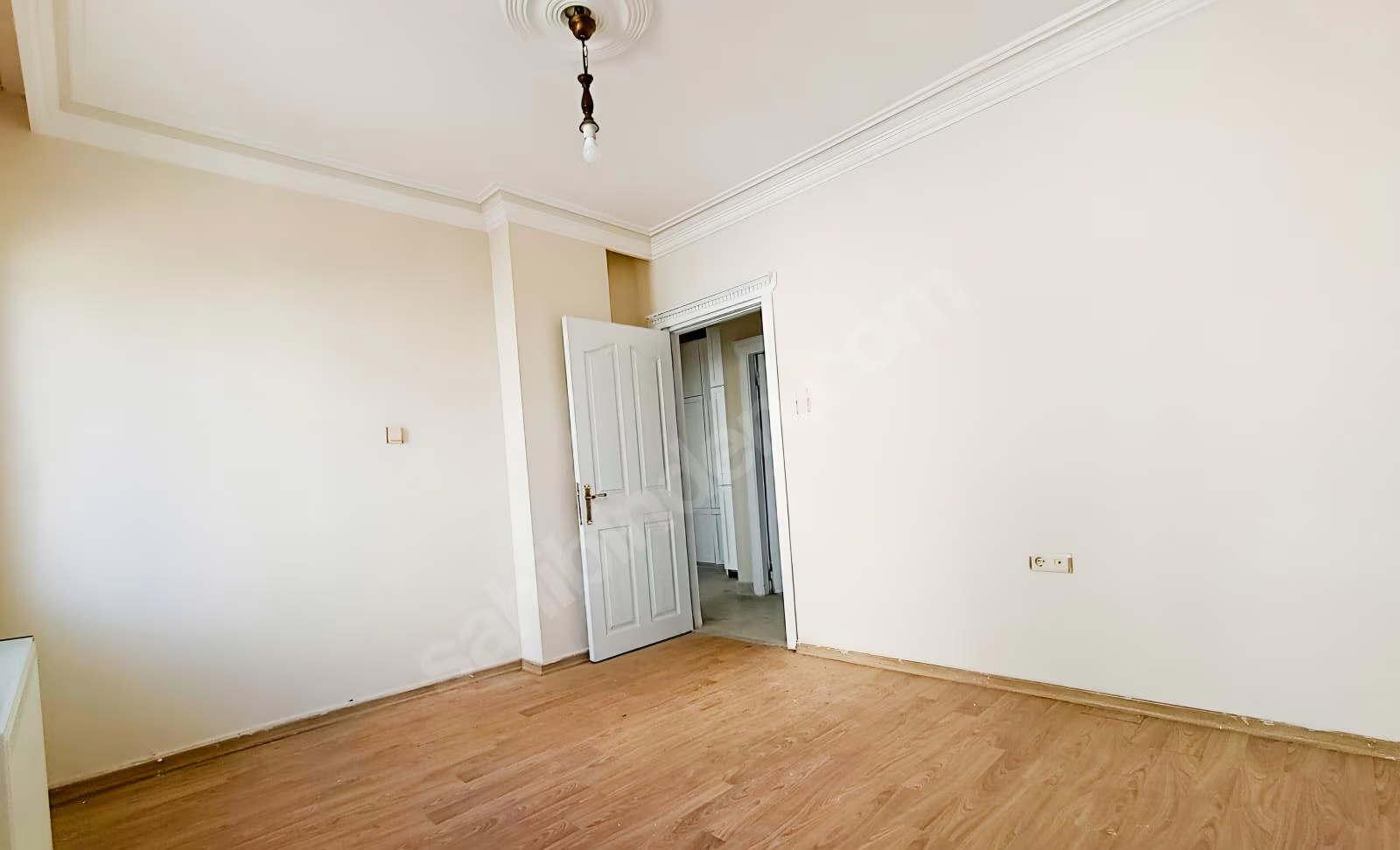 Mersin Mezitli Akdeniz Mahallesi 3+1 150 m² Doğalgaz Kombili Satılık Daire