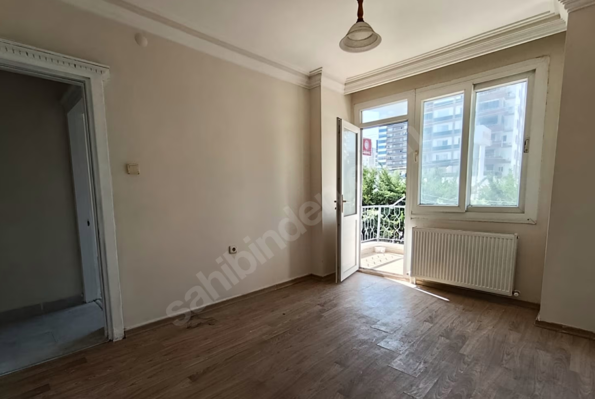 Mersin Mezitli Akdeniz Mahallesi 3+1 150 m² Doğalgaz Kombili Satılık Daire