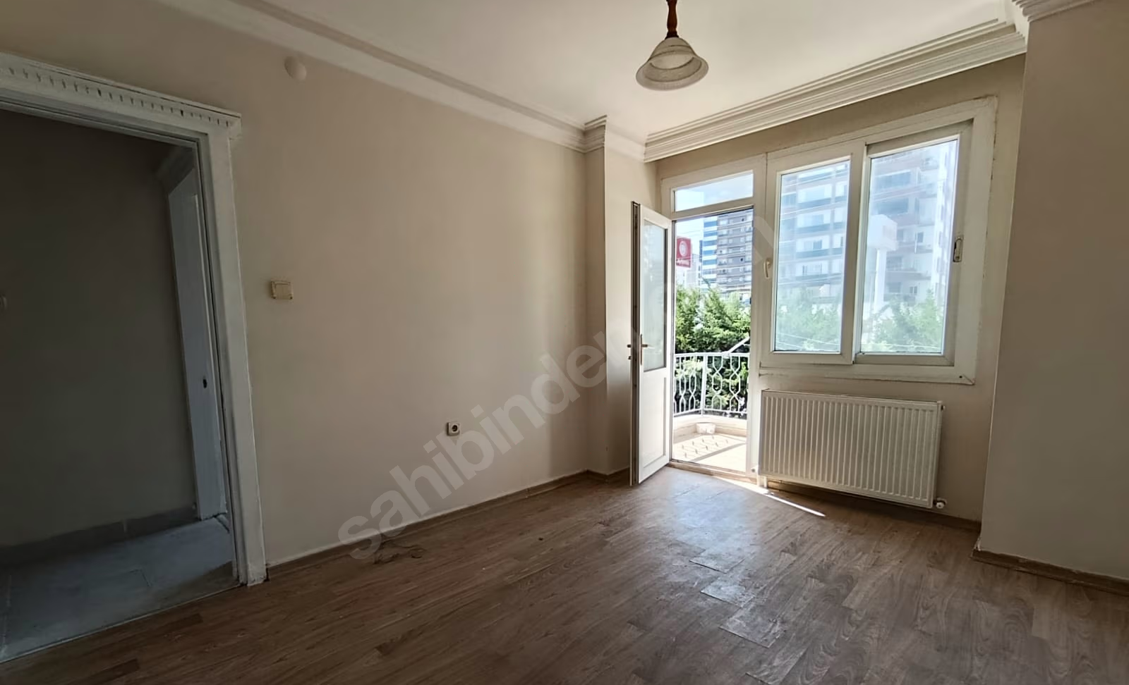 Mersin Mezitli Akdeniz Mahallesi 3+1 150 m² Doğalgaz Kombili Satılık Daire