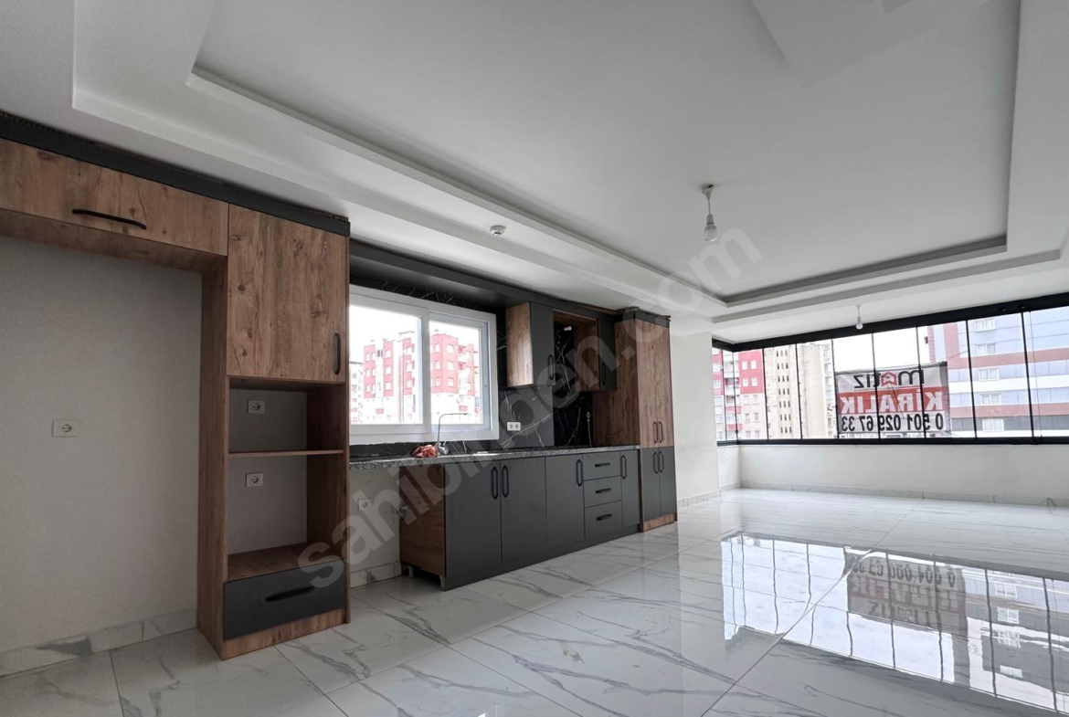 Mersin Mezitli Akdeniz Mahallesi 3+1 155 m² Doğalgaz Kombili Kiralık Daire