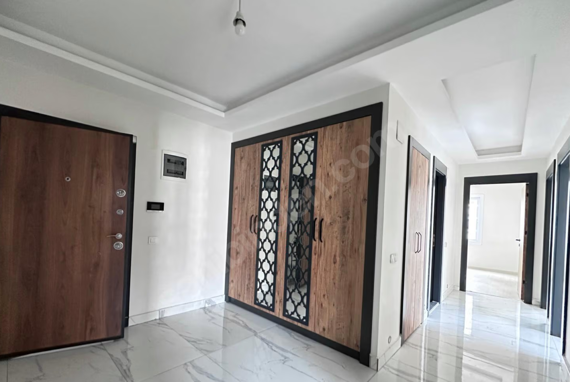 Mersin Mezitli Akdeniz Mahallesi 3+1 155 m² Doğalgaz Kombili Kiralık Daire