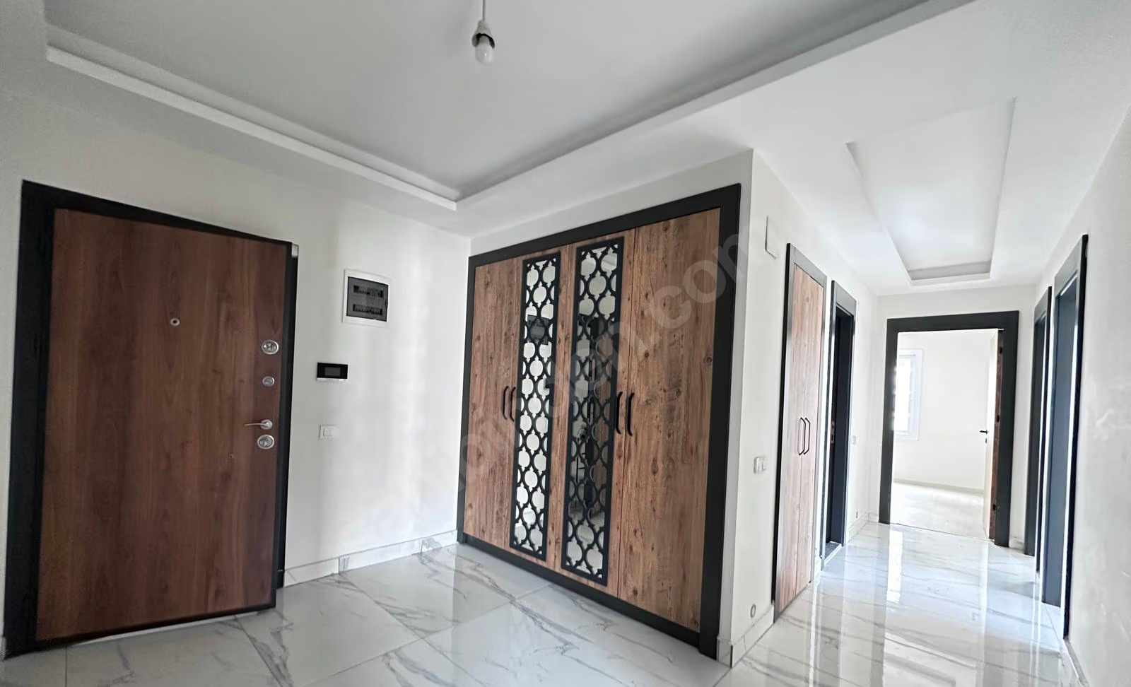 Mersin Mezitli Akdeniz Mahallesi 3+1 155 m² Doğalgaz Kombili Kiralık Daire