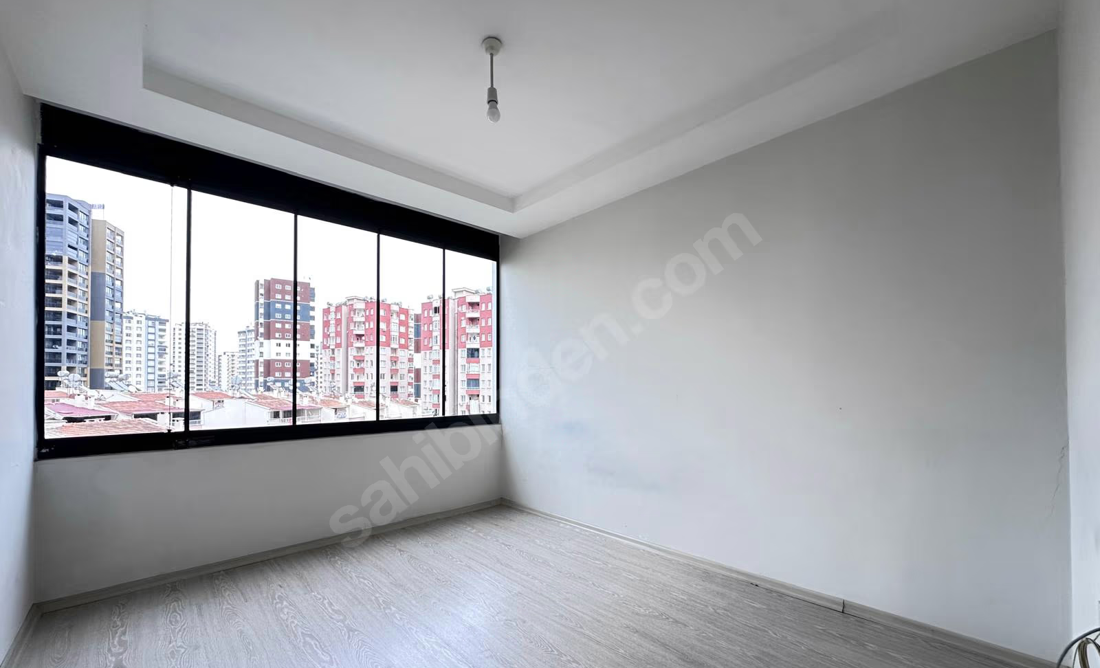 Mersin Mezitli Akdeniz Mahallesi 3+1 155 m² Doğalgaz Kombili Kiralık Daire