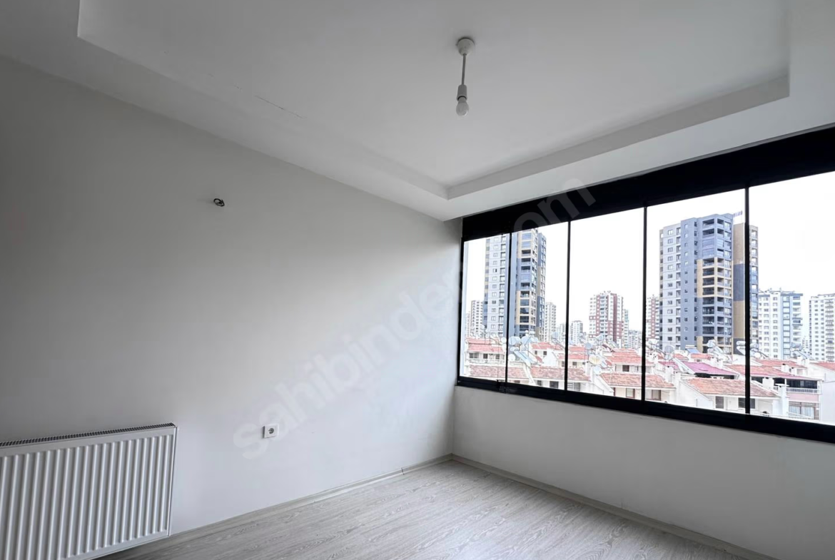 Mersin Mezitli Akdeniz Mahallesi 3+1 155 m² Doğalgaz Kombili Kiralık Daire