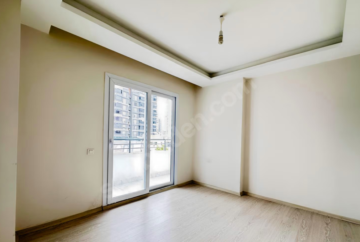 Mersin Mezitli Akdeniz Mahallesi 3+1 155 m² Doğalgaz Kombili Kiralık Daire