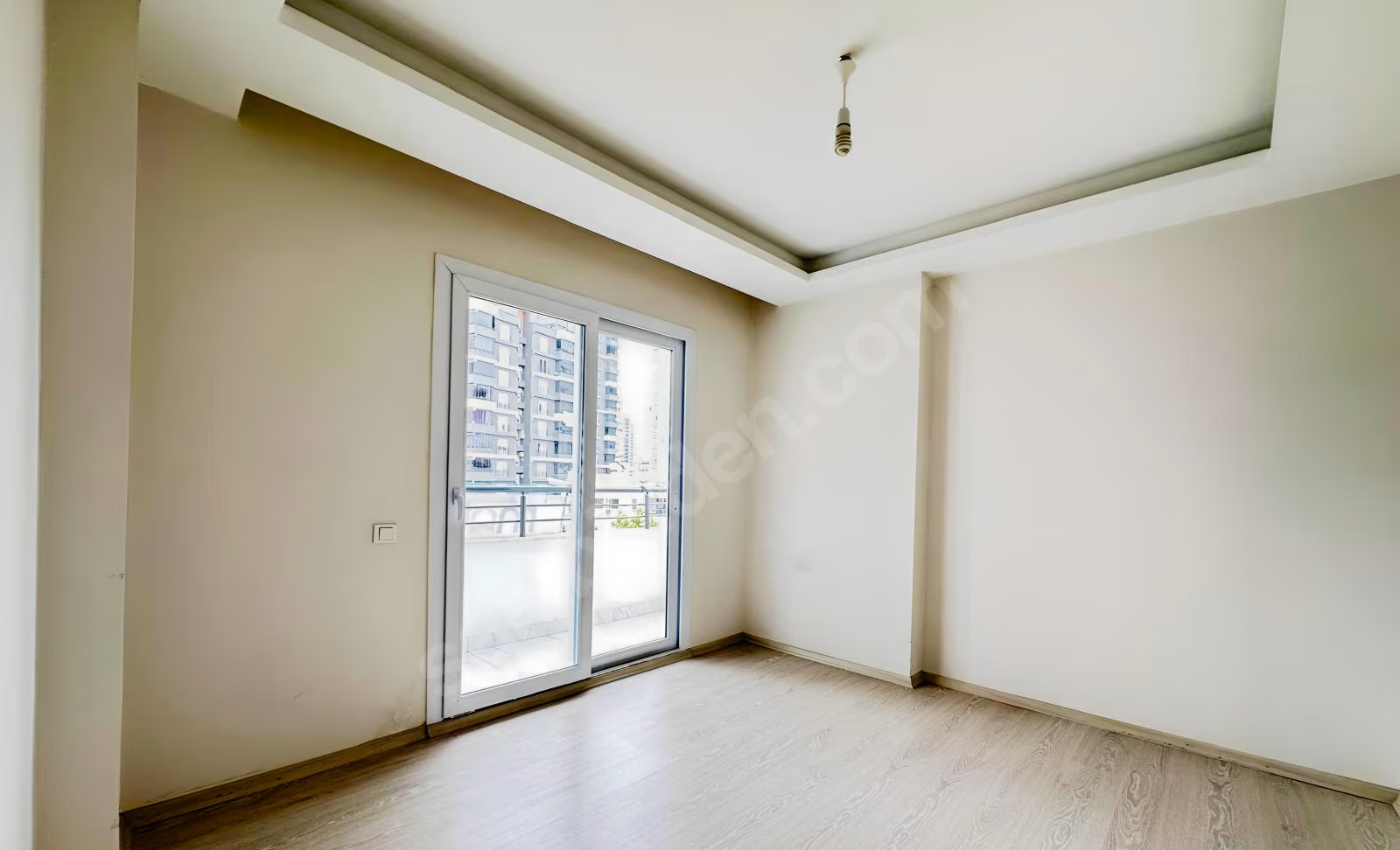 Mersin Mezitli Akdeniz Mahallesi 3+1 155 m² Doğalgaz Kombili Kiralık Daire