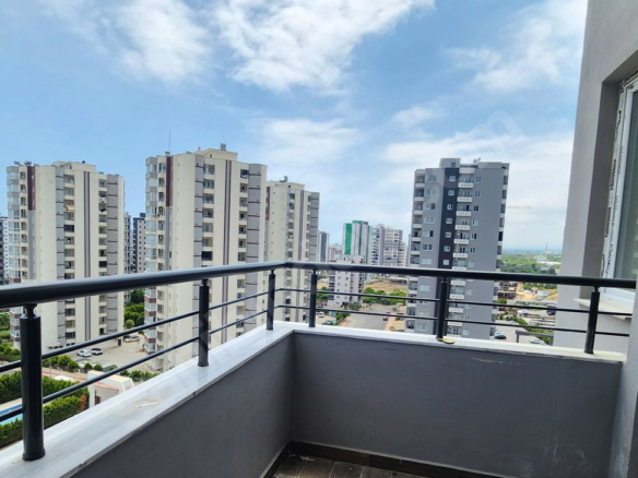 Mersin Mezitli Akdeniz Mahallesi 4+1 185 m² Doğalgaz Kombili Kiralık Daire