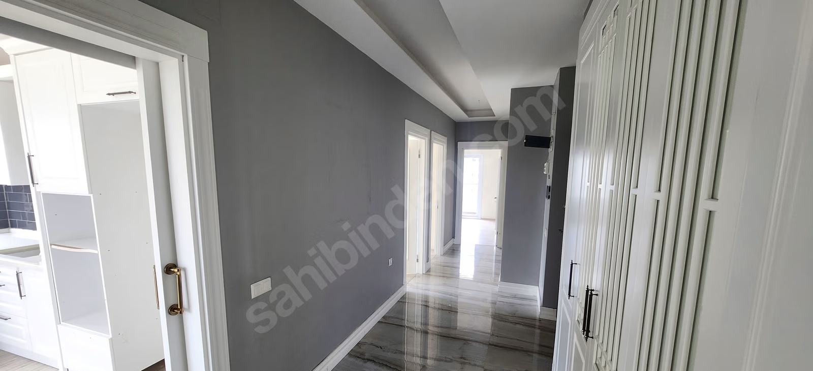 Mersin Mezitli Akdeniz Mahallesi 4+1 185 m² Doğalgaz Kombili Kiralık Daire