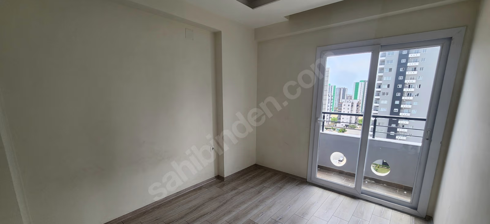 Mersin Mezitli Akdeniz Mahallesi 4+1 185 m² Doğalgaz Kombili Kiralık Daire