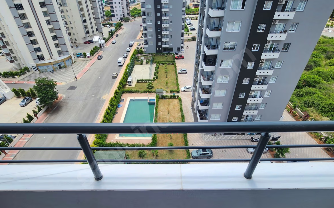 Mersin Mezitli Akdeniz Mahallesi 4+1 185 m² Doğalgaz Kombili Kiralık Daire
