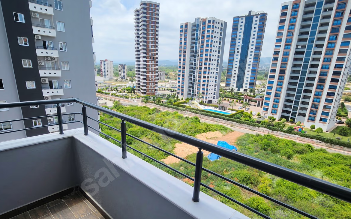 Mersin Mezitli Akdeniz Mahallesi 4+1 185 m² Doğalgaz Kombili Kiralık Daire