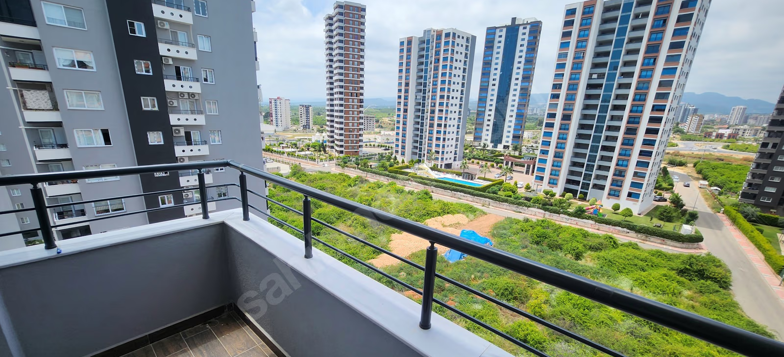 Mersin Mezitli Akdeniz Mahallesi 4+1 185 m² Doğalgaz Kombili Kiralık Daire