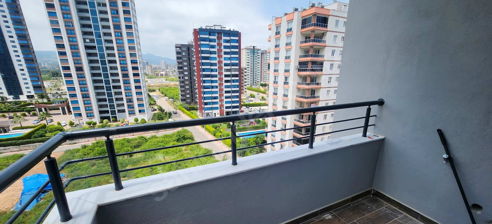 Mersin Mezitli Akdeniz Mahallesi 4+1 185 m² Doğalgaz Kombili Kiralık Daire