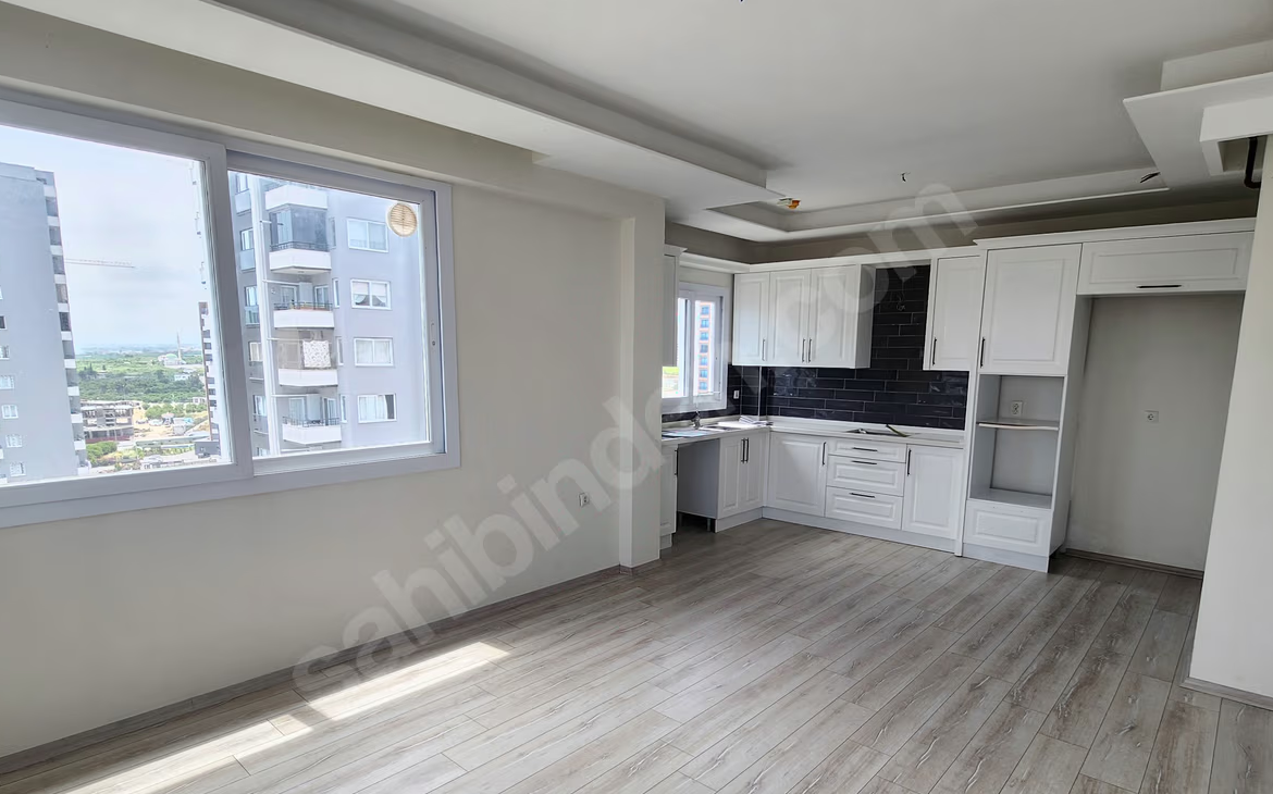 Mersin Mezitli Akdeniz Mahallesi 4+1 185 m² Doğalgaz Kombili Kiralık Daire