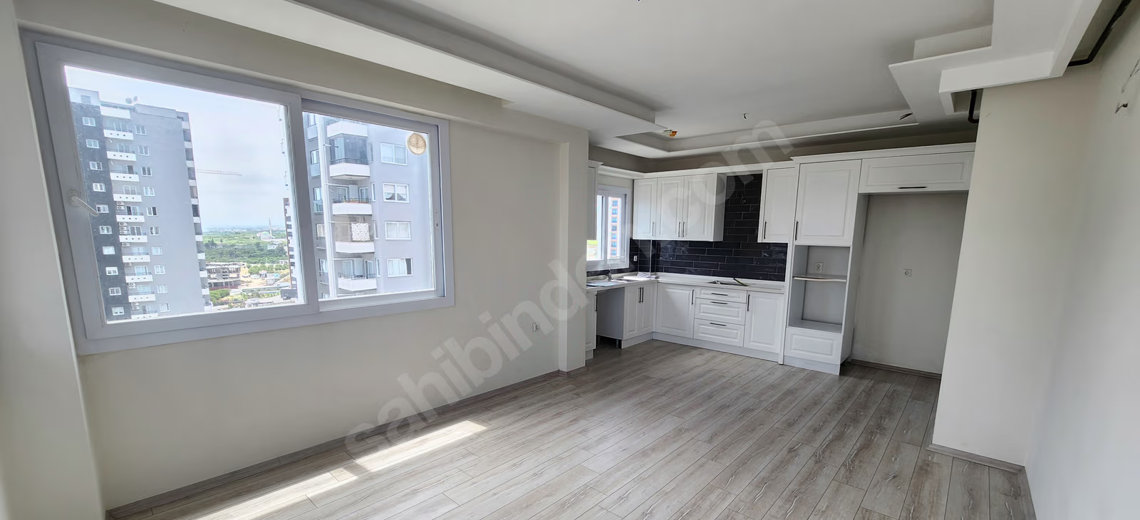 Mersin Mezitli Akdeniz Mahallesi 4+1 185 m² Doğalgaz Kombili Kiralık Daire