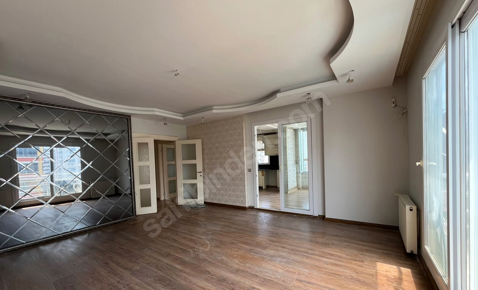 Mersin Mezitli Akdeniz Mahallesi 4+1 190 m² Doğalgaz Kombili Kiralık Daire