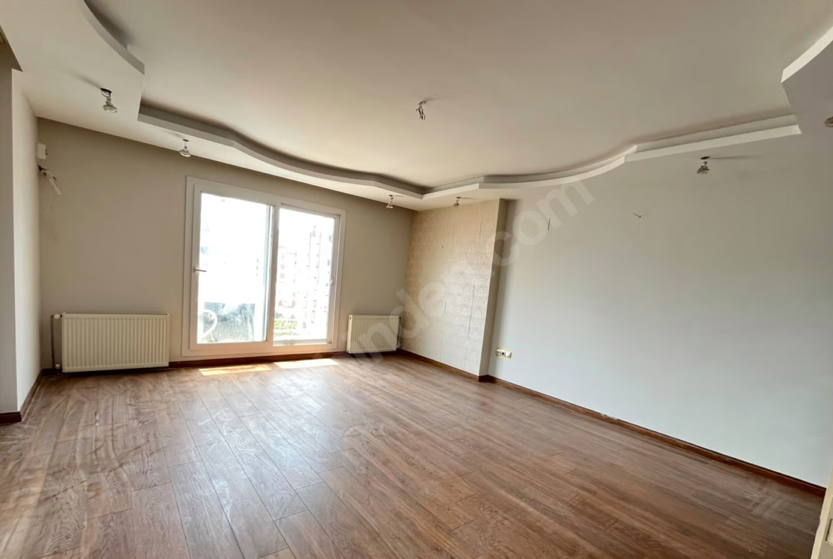 Mersin Mezitli Akdeniz Mahallesi 4+1 190 m² Doğalgaz Kombili Kiralık Daire
