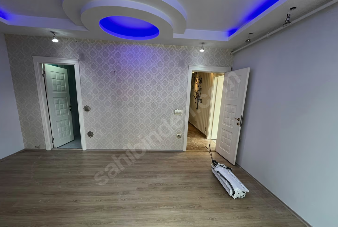 Mersin Mezitli Akdeniz Mahallesi 4+1 190 m² Doğalgaz Kombili Kiralık Daire