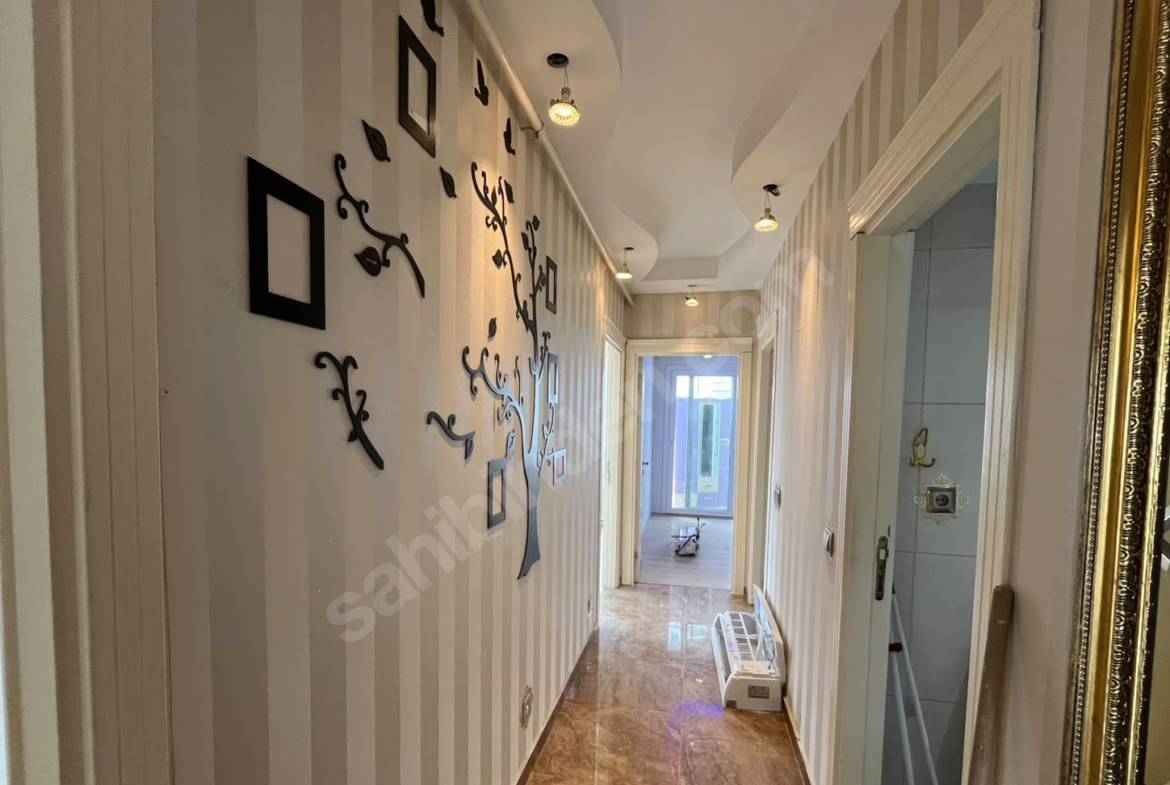 Mersin Mezitli Akdeniz Mahallesi 4+1 190 m² Doğalgaz Kombili Kiralık Daire