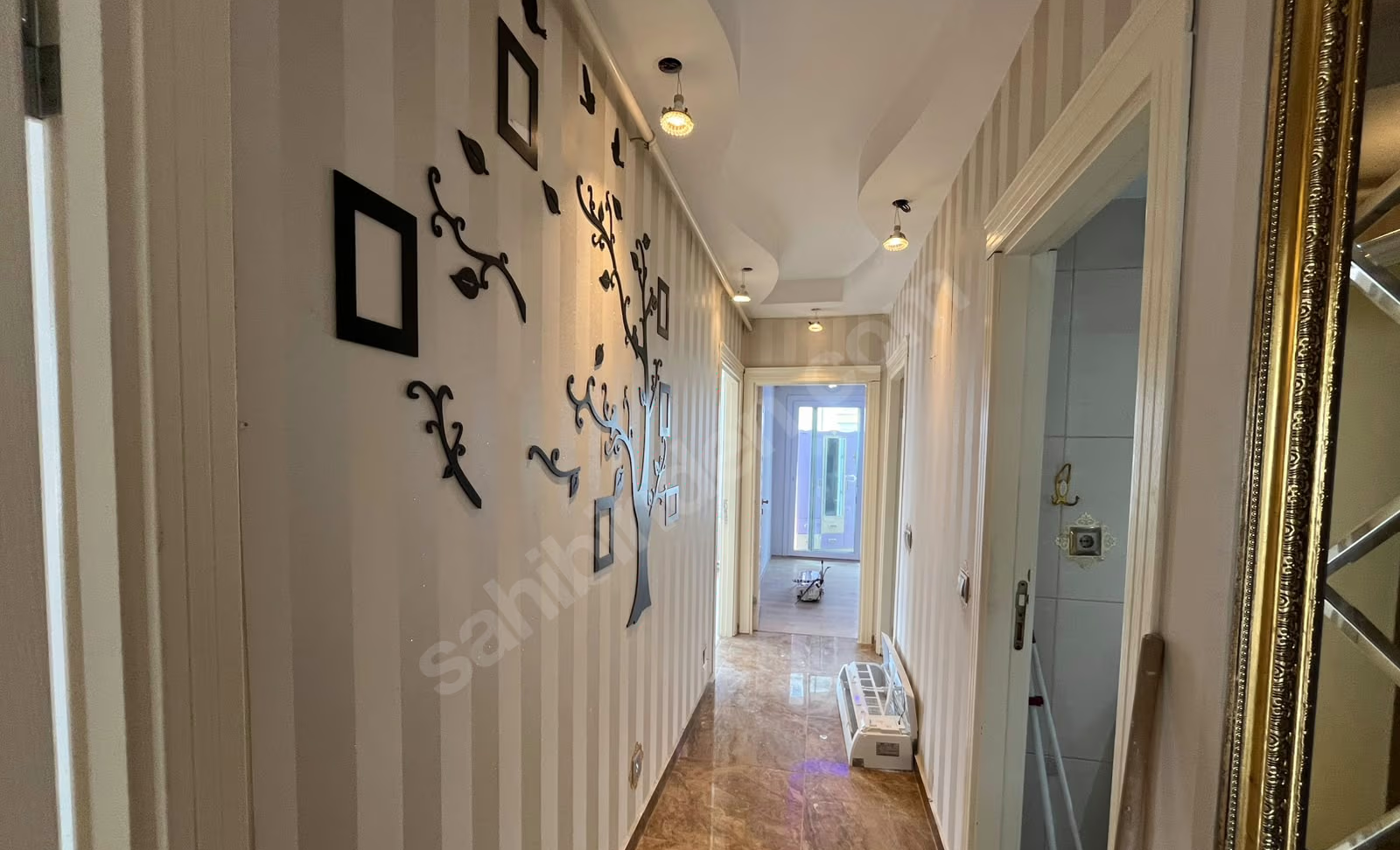 Mersin Mezitli Akdeniz Mahallesi 4+1 190 m² Doğalgaz Kombili Kiralık Daire
