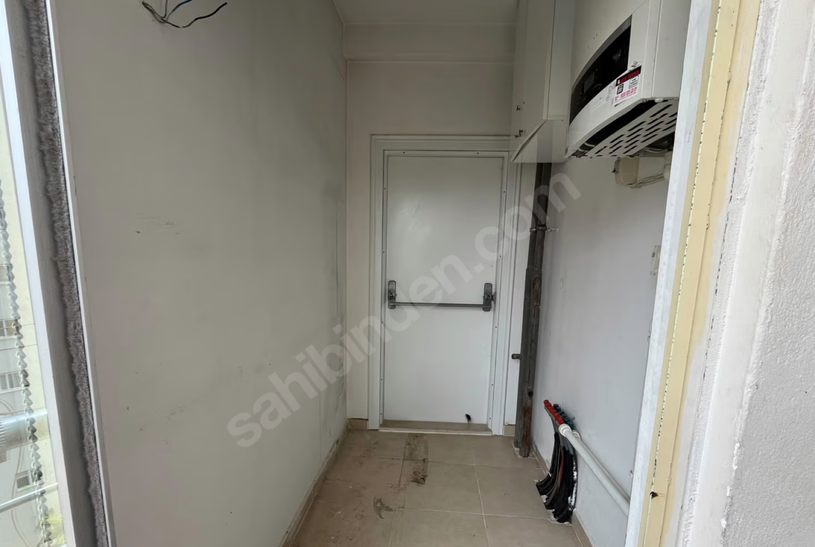 Mersin Mezitli Akdeniz Mahallesi 4+1 190 m² Doğalgaz Kombili Kiralık Daire