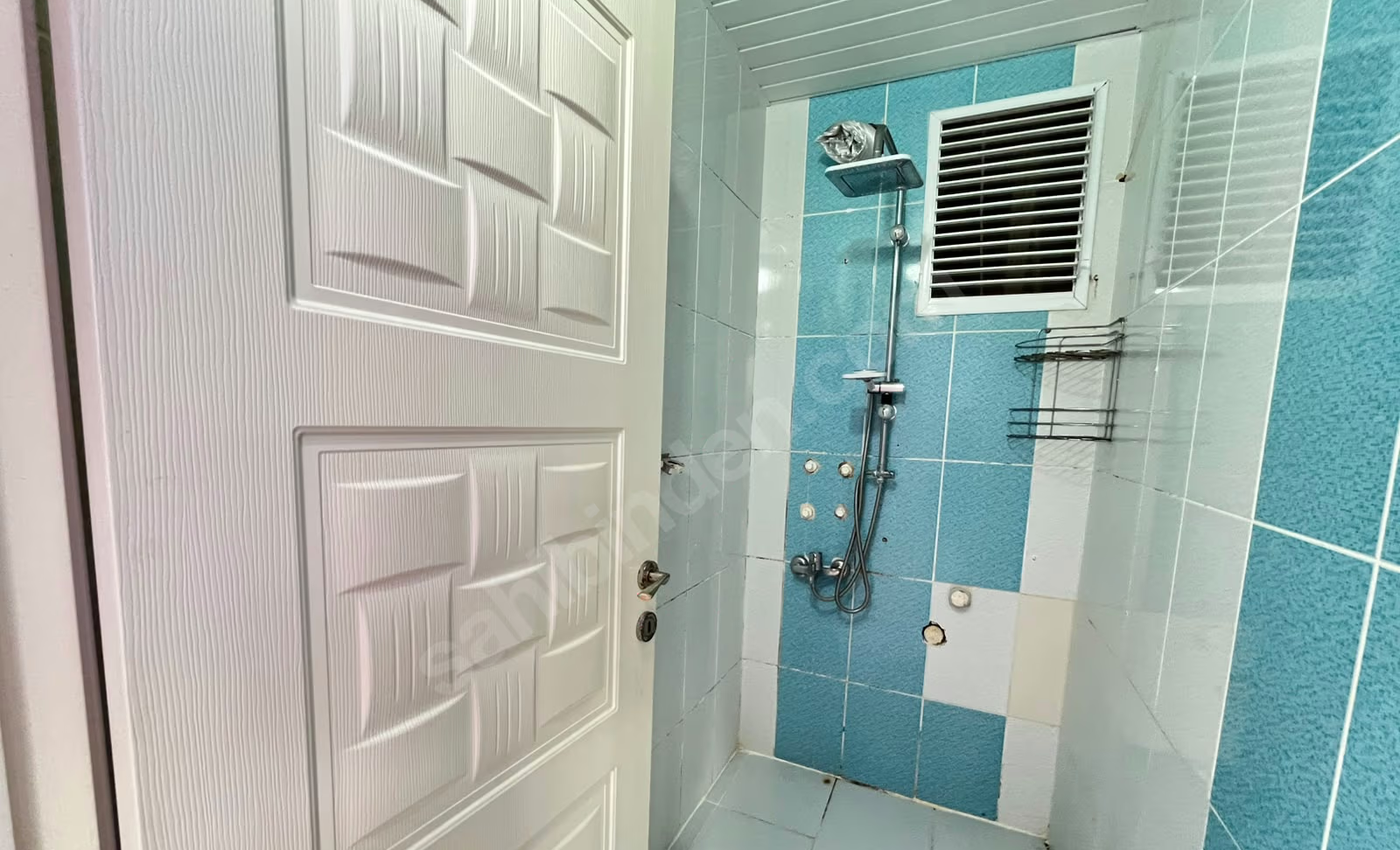 Mersin Mezitli Akdeniz Mahallesi 4+1 190 m² Doğalgaz Kombili Kiralık Daire