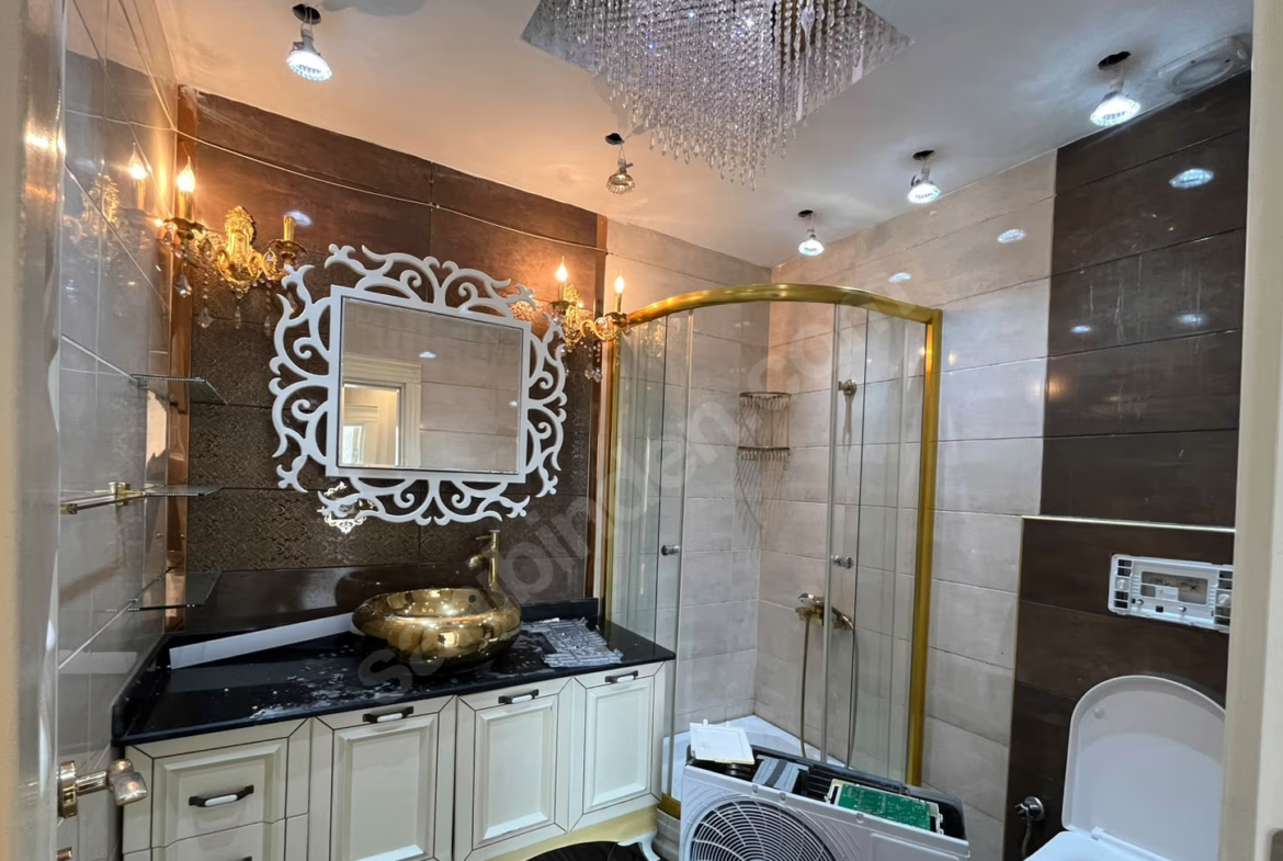 Mersin Mezitli Akdeniz Mahallesi 4+1 190 m² Doğalgaz Kombili Kiralık Daire