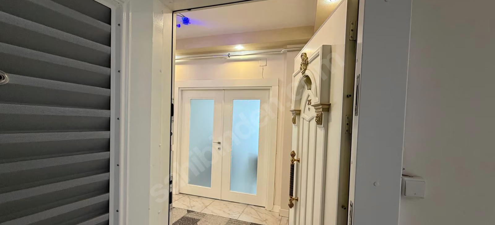 Mersin Mezitli Akdeniz Mahallesi 4+1 220 m² Doğalgaz Kombili Satılık Daire