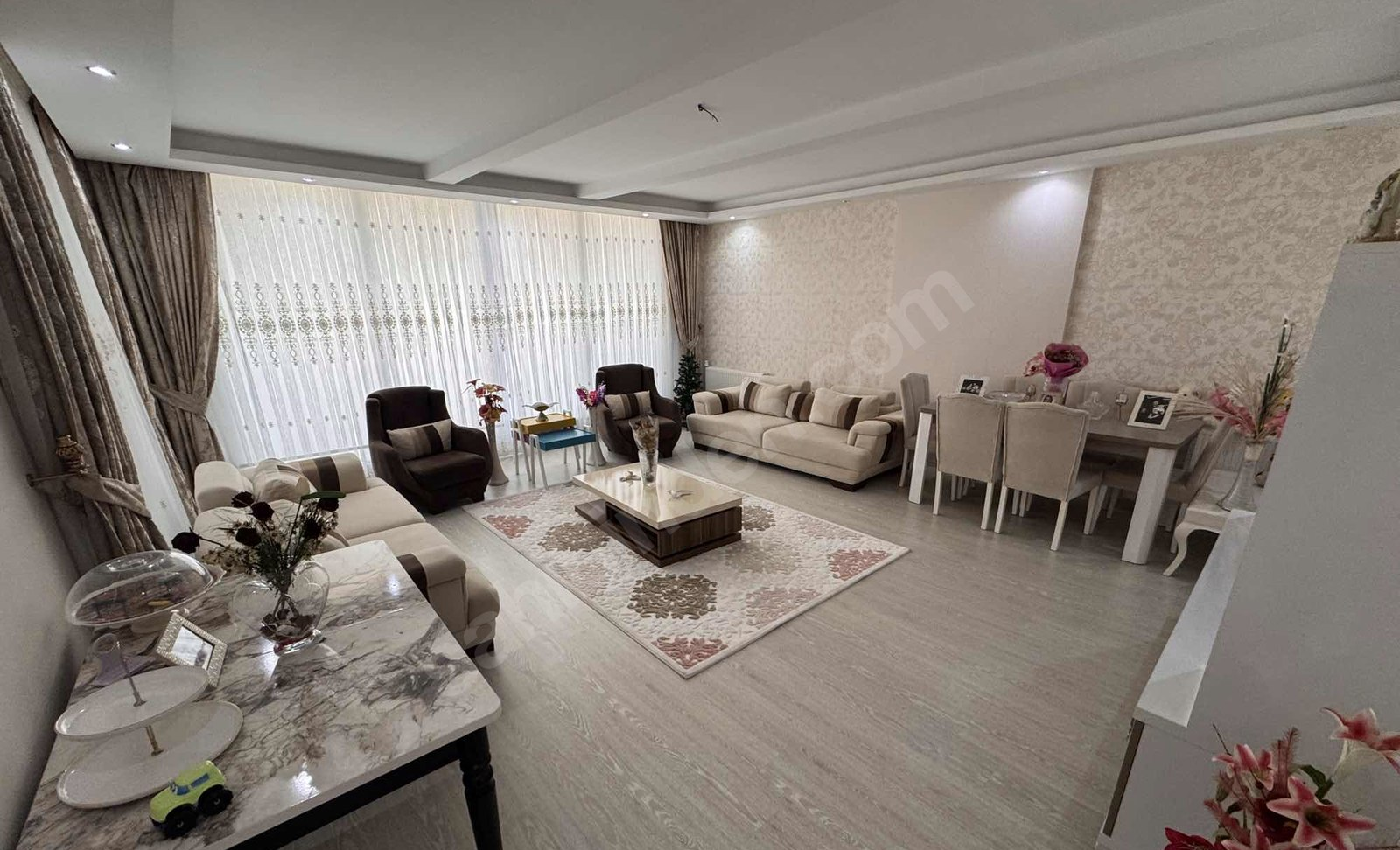 Mersin Mezitli Akdeniz Mahallesi 4+1 220 m² Doğalgaz Kombili Satılık Daire