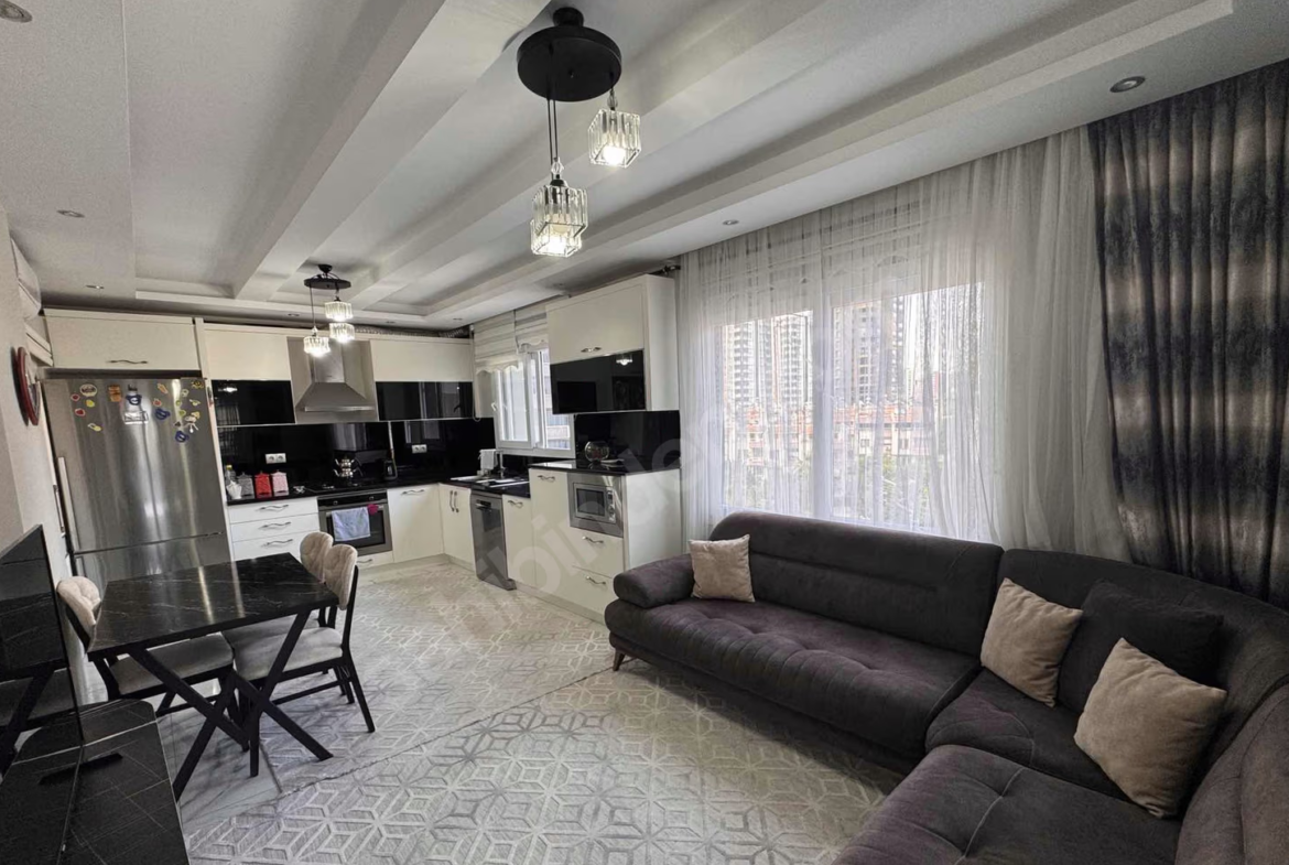 Mersin Mezitli Akdeniz Mahallesi 4+1 220 m² Doğalgaz Kombili Satılık Daire