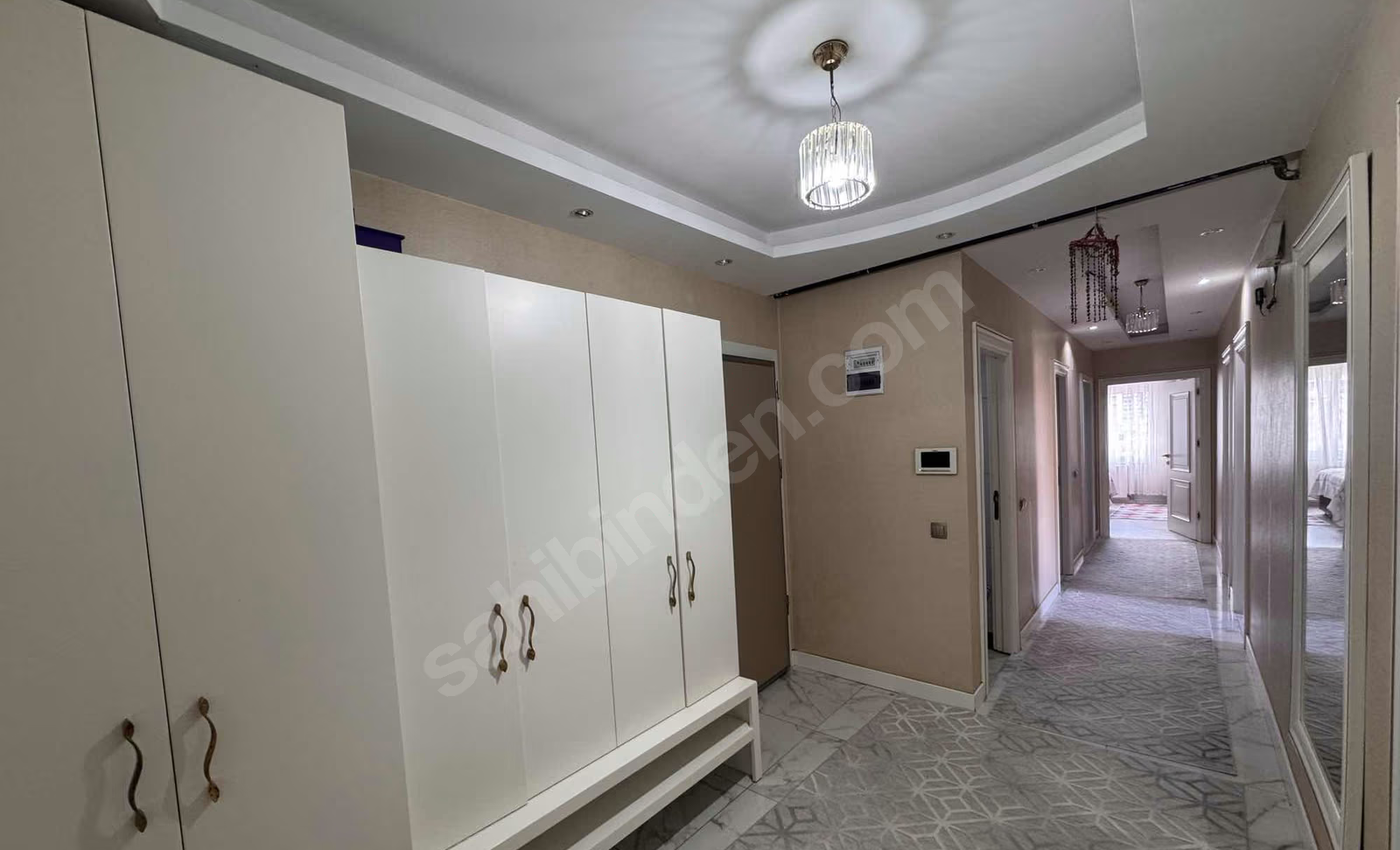 Mersin Mezitli Akdeniz Mahallesi 4+1 220 m² Doğalgaz Kombili Satılık Daire