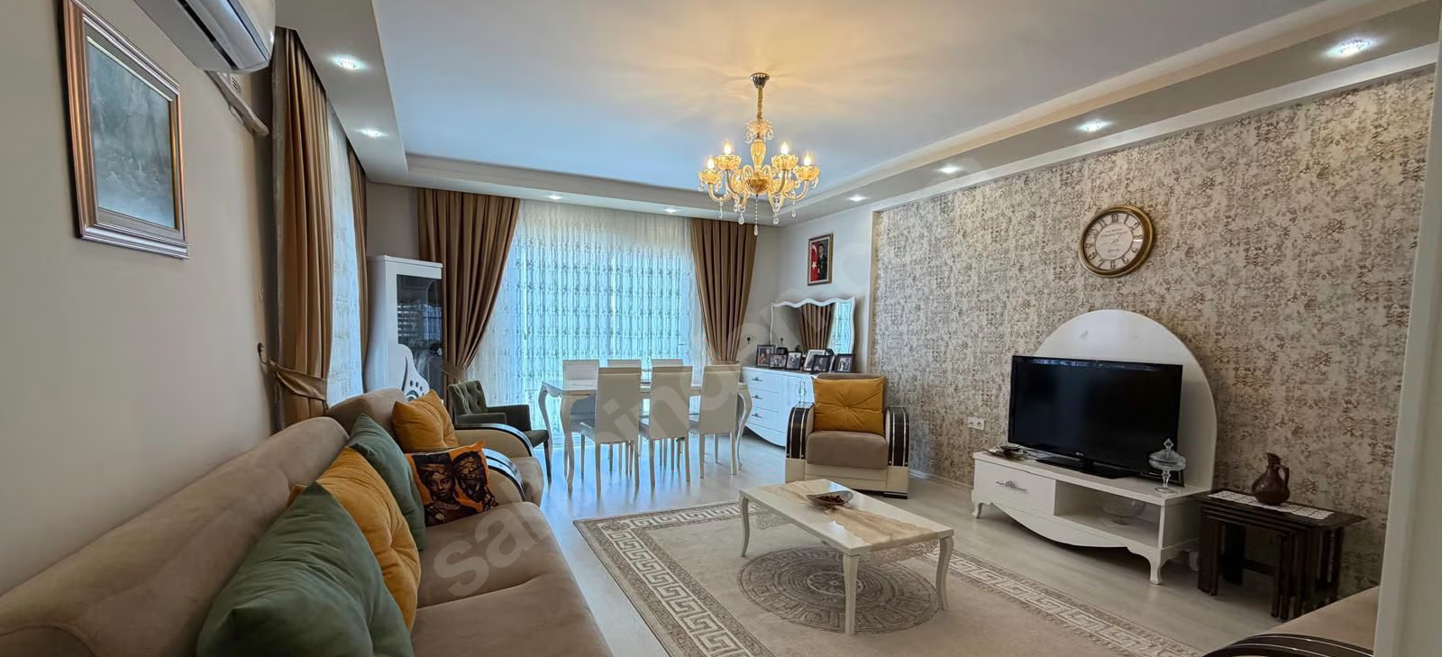 Mersin Mezitli Akdeniz Mahallesi 4+1 220 m² Doğalgaz Kombili Satılık Daire