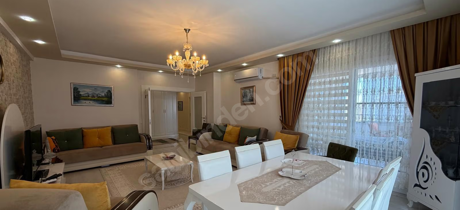 Mersin Mezitli Akdeniz Mahallesi 4+1 220 m² Doğalgaz Kombili Satılık Daire