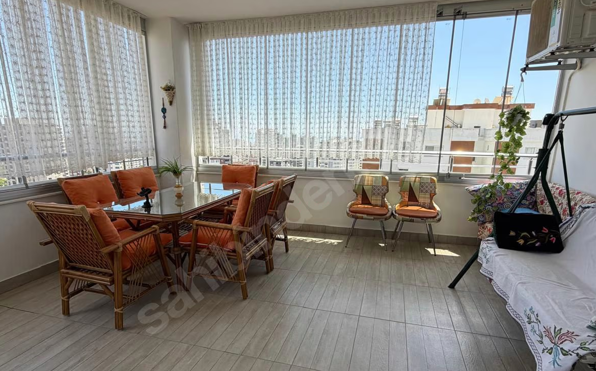 Mersin Mezitli Akdeniz Mahallesi 4+1 220 m² Doğalgaz Kombili Satılık Daire