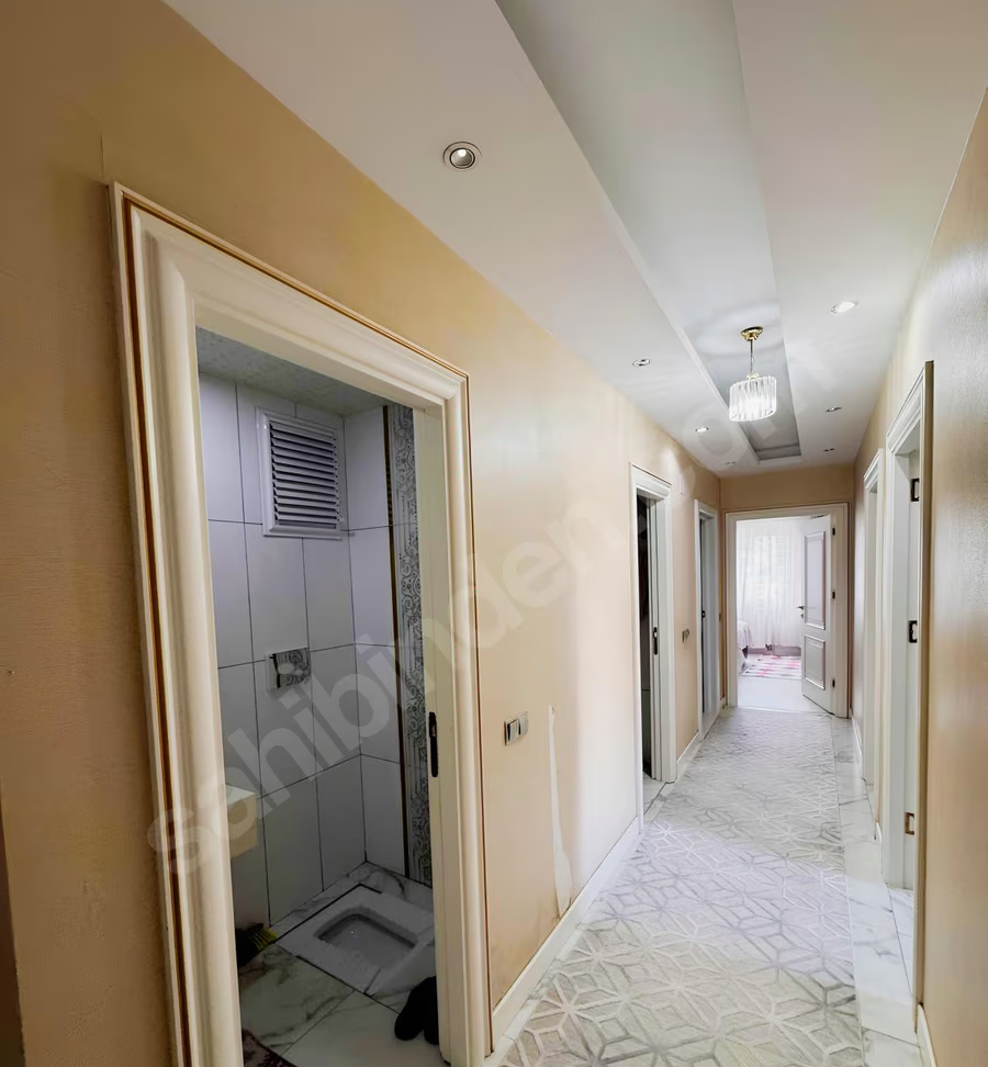 Mersin Mezitli Akdeniz Mahallesi 4+1 220 m² Doğalgaz Kombili Satılık Daire