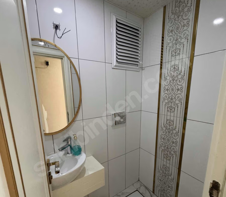 Mersin Mezitli Akdeniz Mahallesi 4+1 220 m² Doğalgaz Kombili Satılık Daire