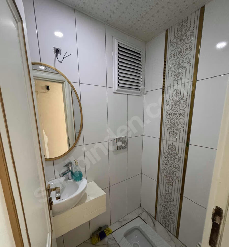 Mersin Mezitli Akdeniz Mahallesi 4+1 220 m² Doğalgaz Kombili Satılık Daire