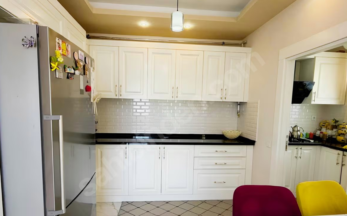 Mersin Mezitli Akdeniz Mahallesi 4+1 220 m² Doğalgaz Kombili Satılık Daire