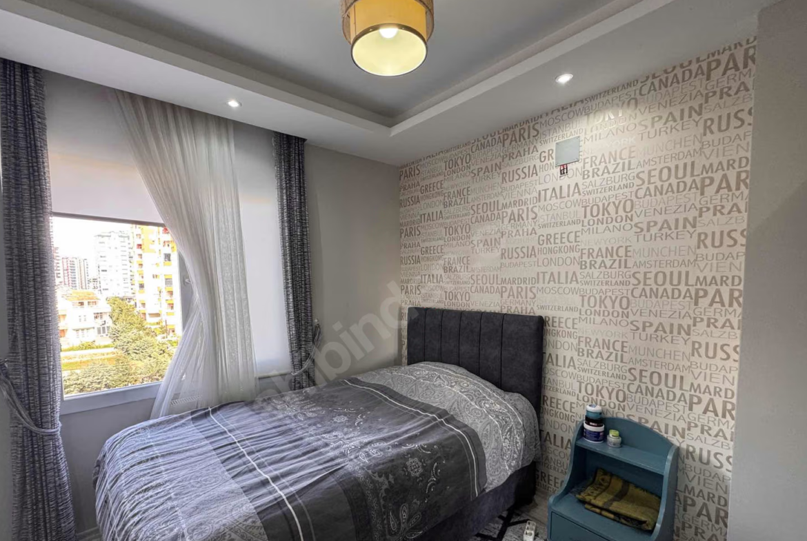 Mersin Mezitli Akdeniz Mahallesi 4+1 220 m² Doğalgaz Kombili Satılık Daire