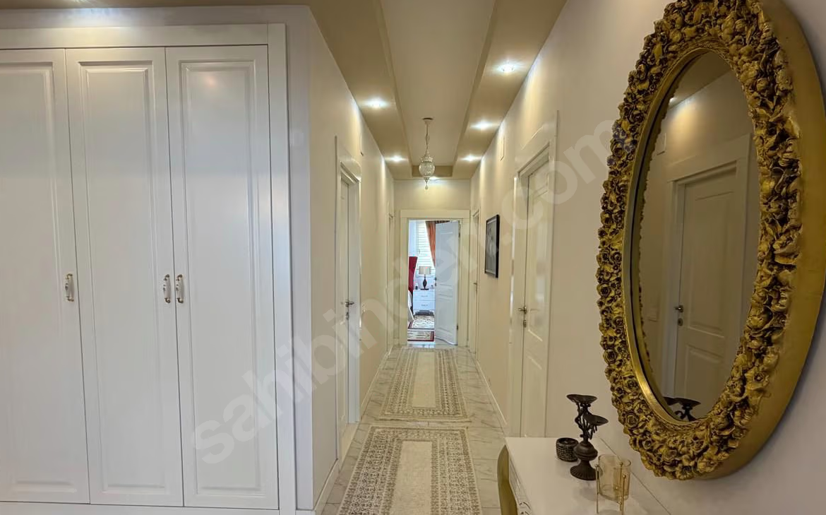 Mersin Mezitli Akdeniz Mahallesi 4+1 220 m² Doğalgaz Kombili Satılık Daire