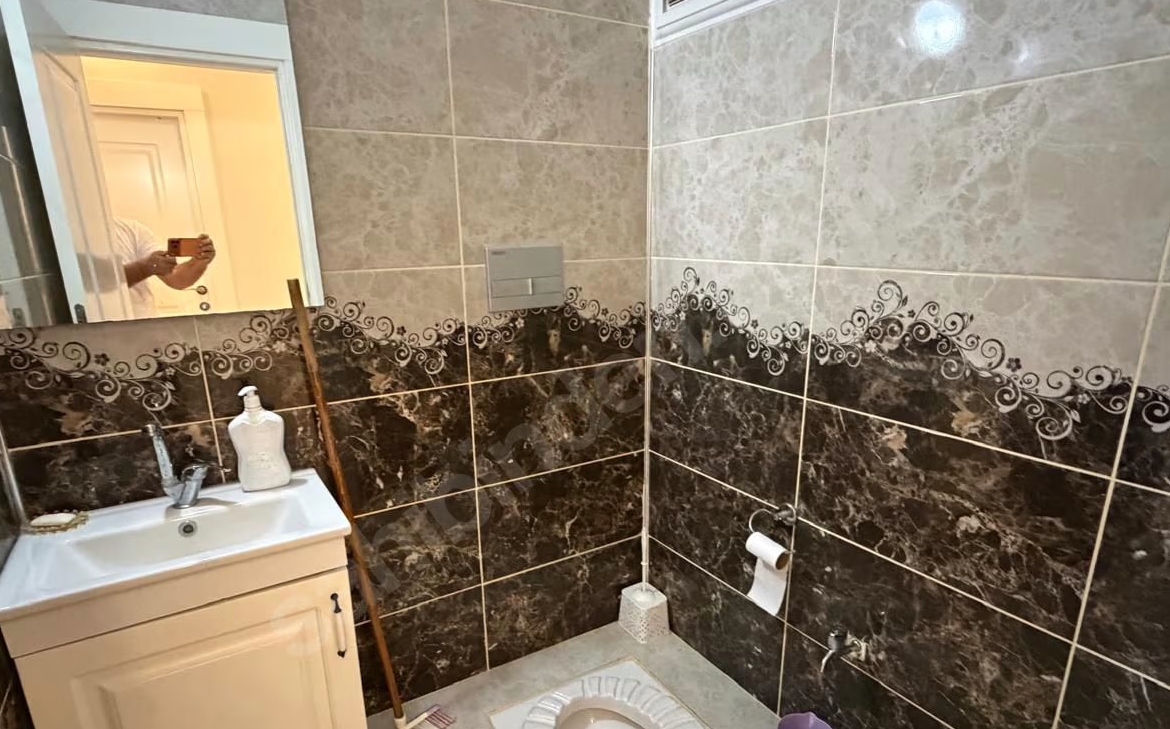 Mersin Mezitli Akdeniz Mahallesi 4+1 220 m² Doğalgaz Kombili Satılık Daire