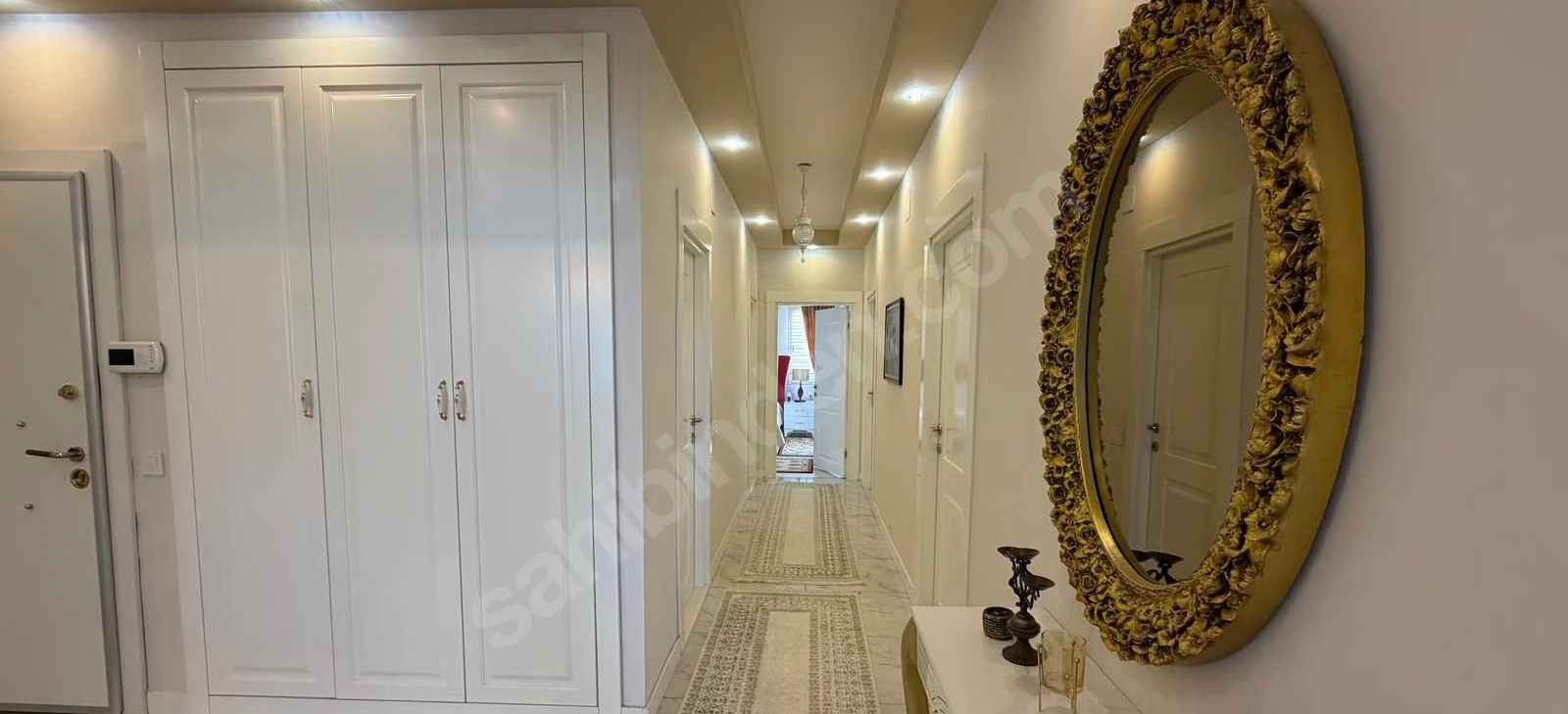 Mersin Mezitli Akdeniz Mahallesi 4+1 220 m² Doğalgaz Kombili Satılık Daire