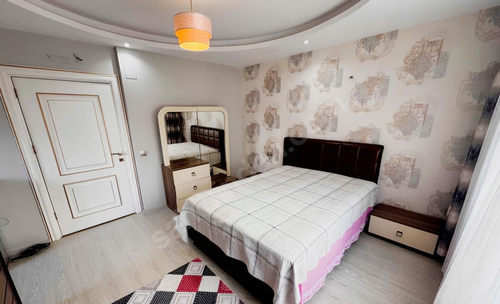 Mersin Mezitli Akdeniz Mahallesi 4+1 220 m² Doğalgaz Kombili Satılık Daire