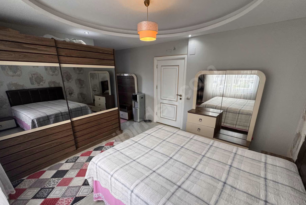 Mersin Mezitli Akdeniz Mahallesi 4+1 220 m² Doğalgaz Kombili Satılık Daire