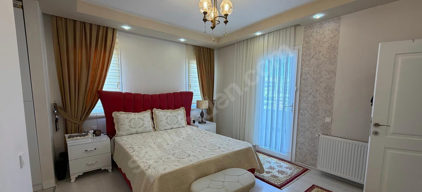 Mersin Mezitli Akdeniz Mahallesi 4+1 220 m² Doğalgaz Kombili Satılık Daire