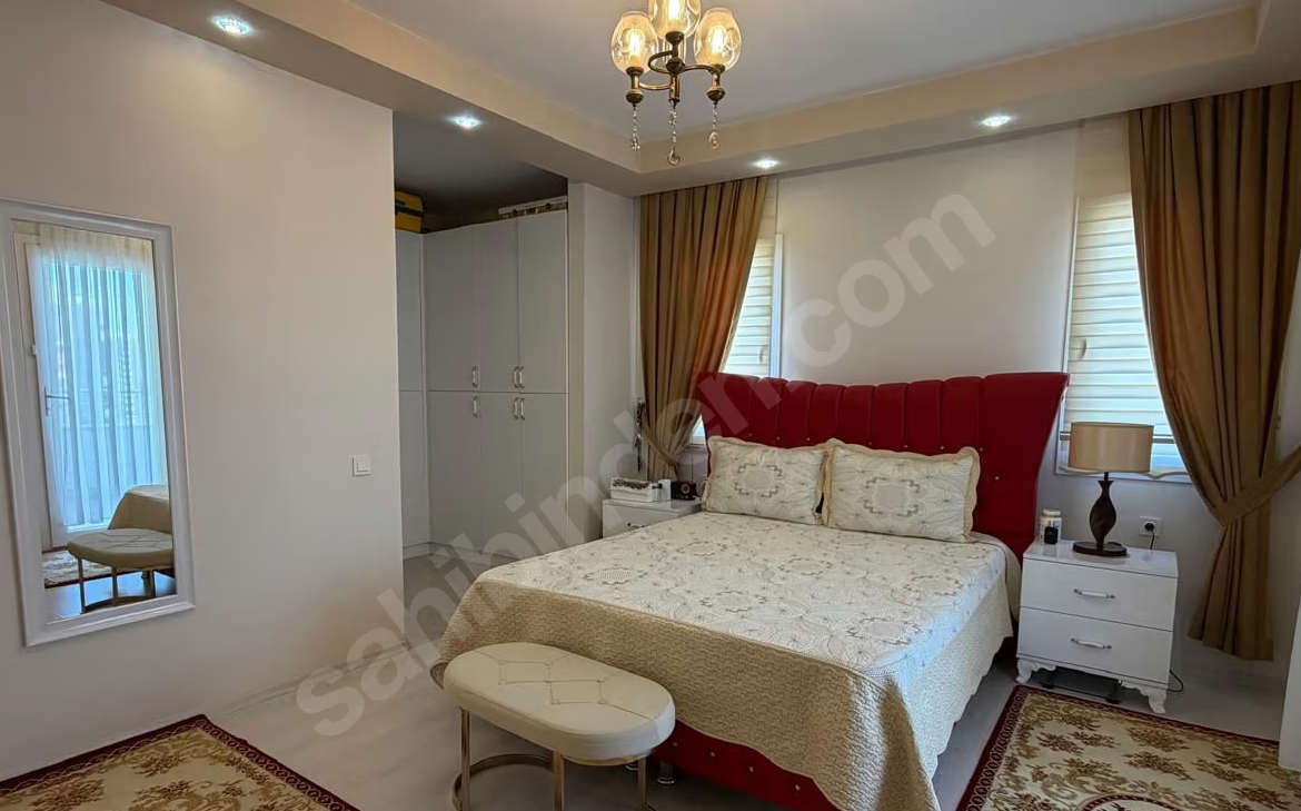 Mersin Mezitli Akdeniz Mahallesi 4+1 220 m² Doğalgaz Kombili Satılık Daire