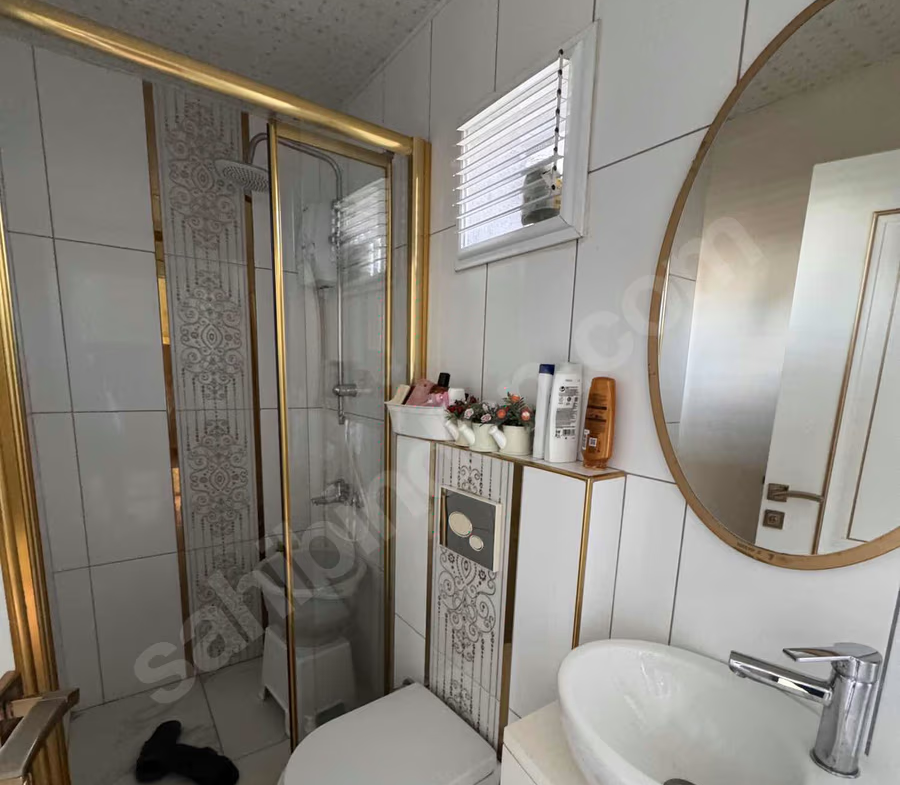 Mersin Mezitli Akdeniz Mahallesi 4+1 220 m² Doğalgaz Kombili Satılık Daire